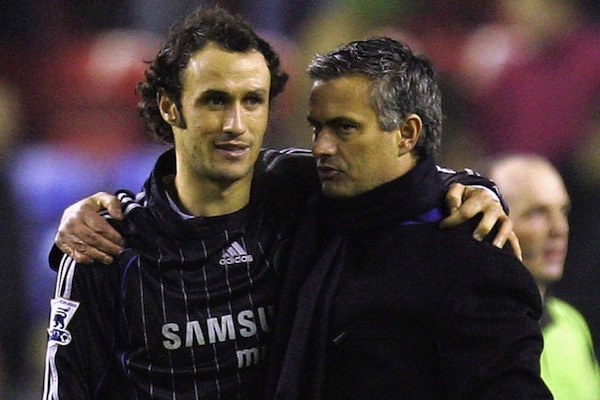 getty_mourinhocarvalho20130731