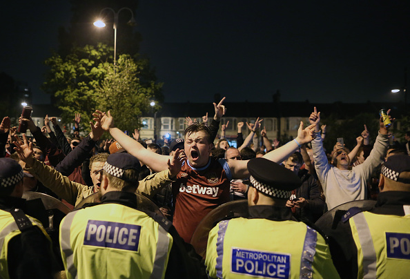 getty_westhaminfanit10052016.jpg