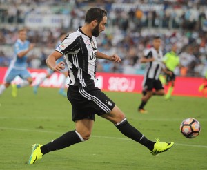 getty_higuaingonzalo20160828