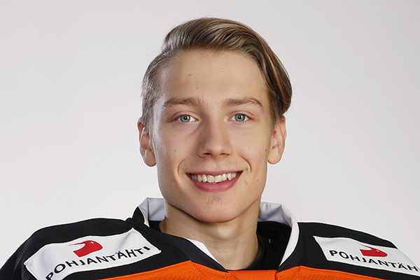 larmi_emil_pelaajakuva_hpk_2016