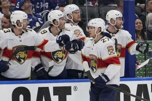 Suomalaiskaksikolle kauden avausmaalit NHL:ssä aop_luostarineneetu25