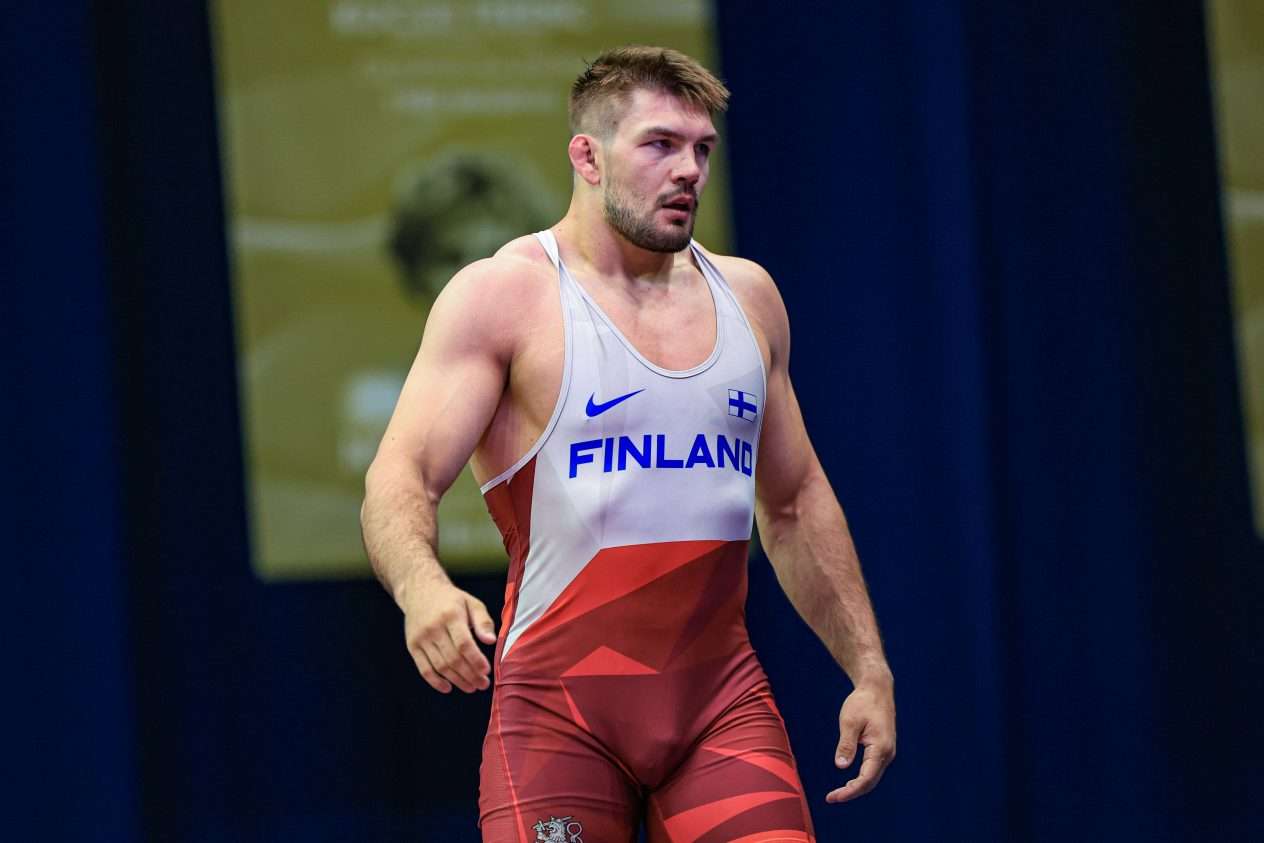 Painin MM-kisat 2026 jäävät Arvi Savolaiselta väliin loukkaantumisen takia.